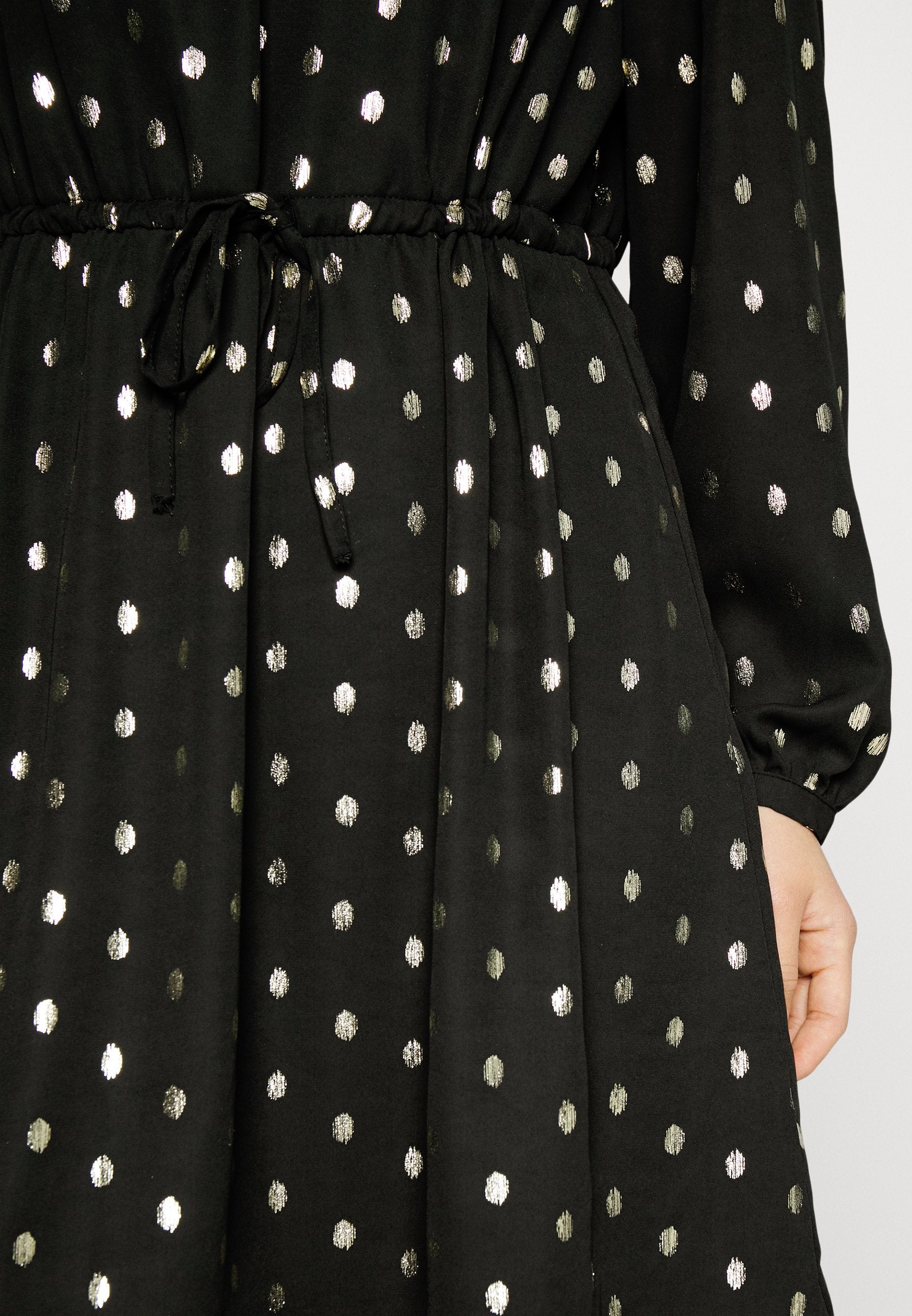 ONLELOISALVNECK DRESS Media 5