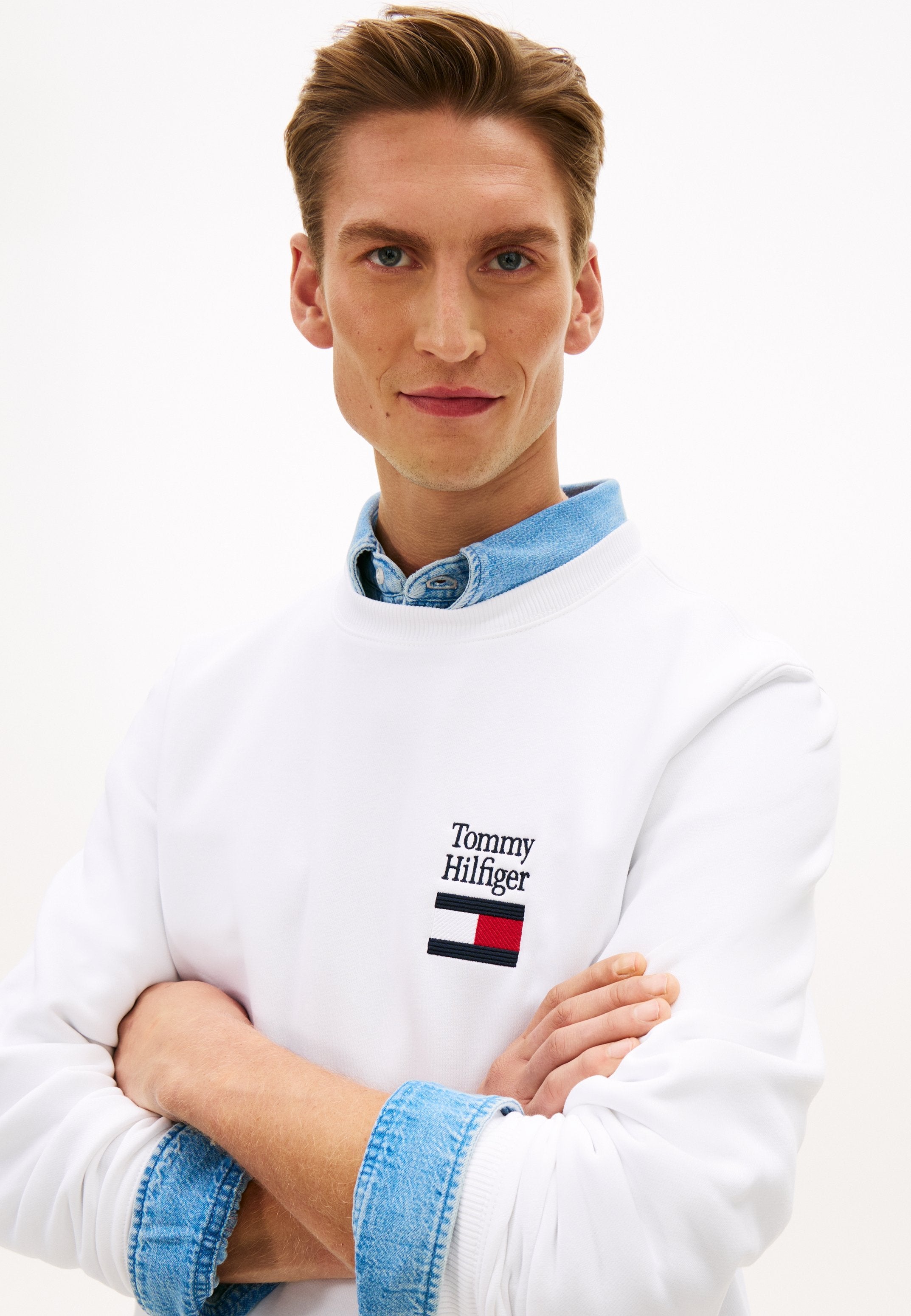 FLAG EMBROIDERY FLEX FLEECE SWEATSHIRT Media 5
