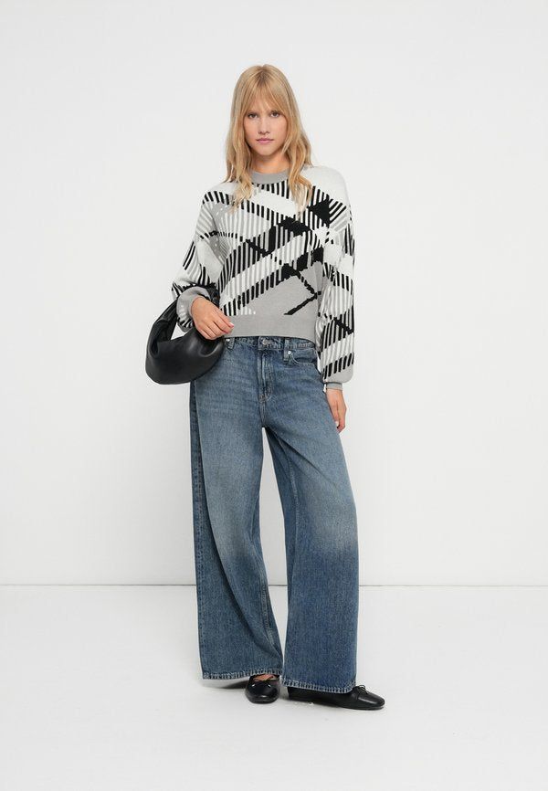 Noisy May NMCHARLOTT L/S O-NECK KNIT FWD NOOS