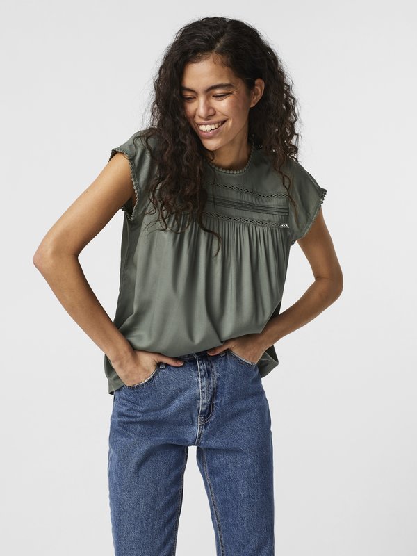Vero Moda VMDEBBIE PLEAT - Blouse - laurel wreath