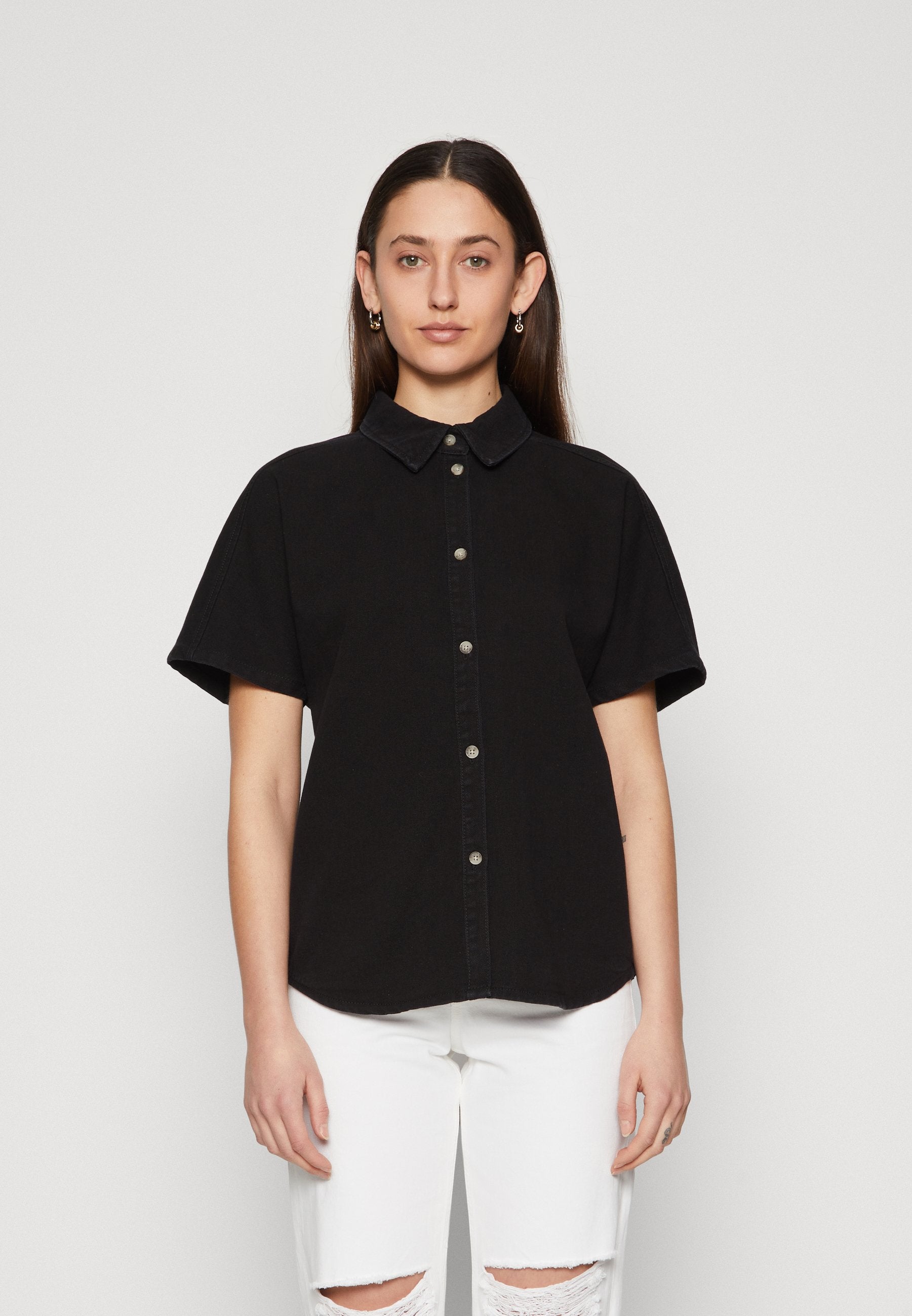 ONLKARLA SHIRT Media 3