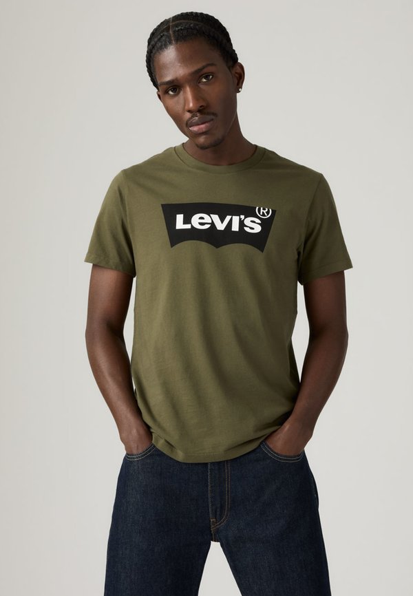 Levi's® HOUSEMARK GRAPHIC TEE - Print T-shirt - tech olive night
