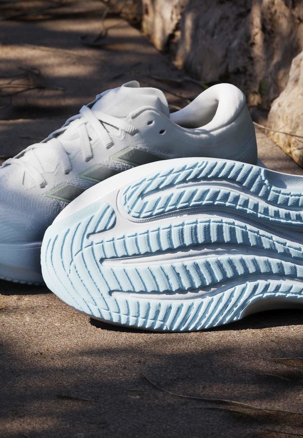 adidas Performance SUPERNOVA RISE 3