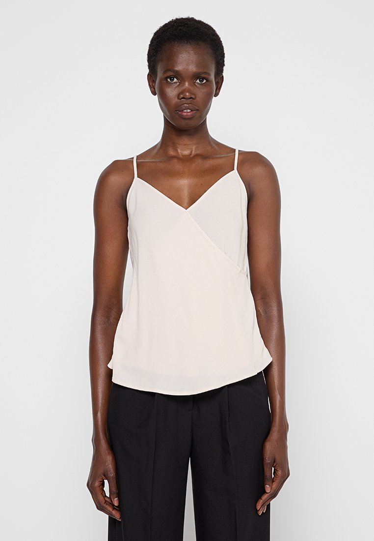 Armani Exchange Top Media 1