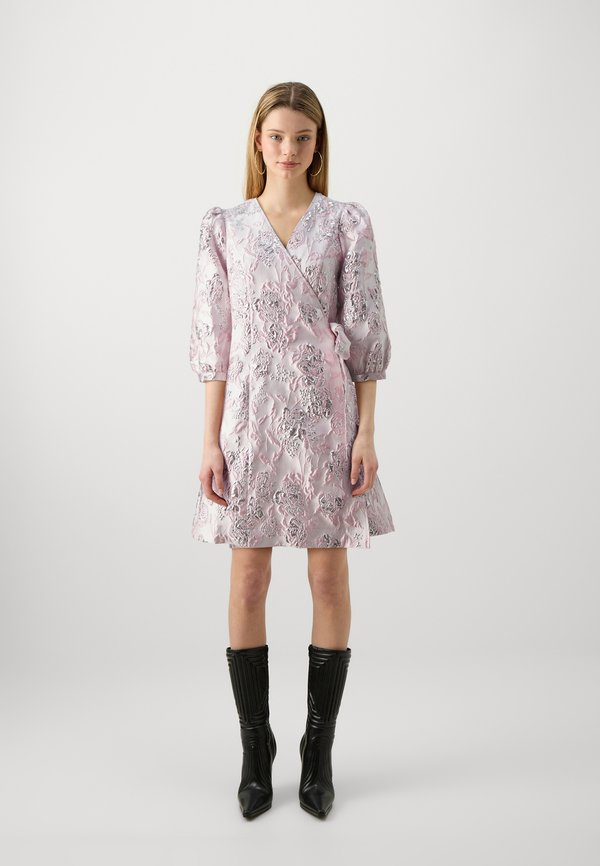 Selected Wrap floral jacquard