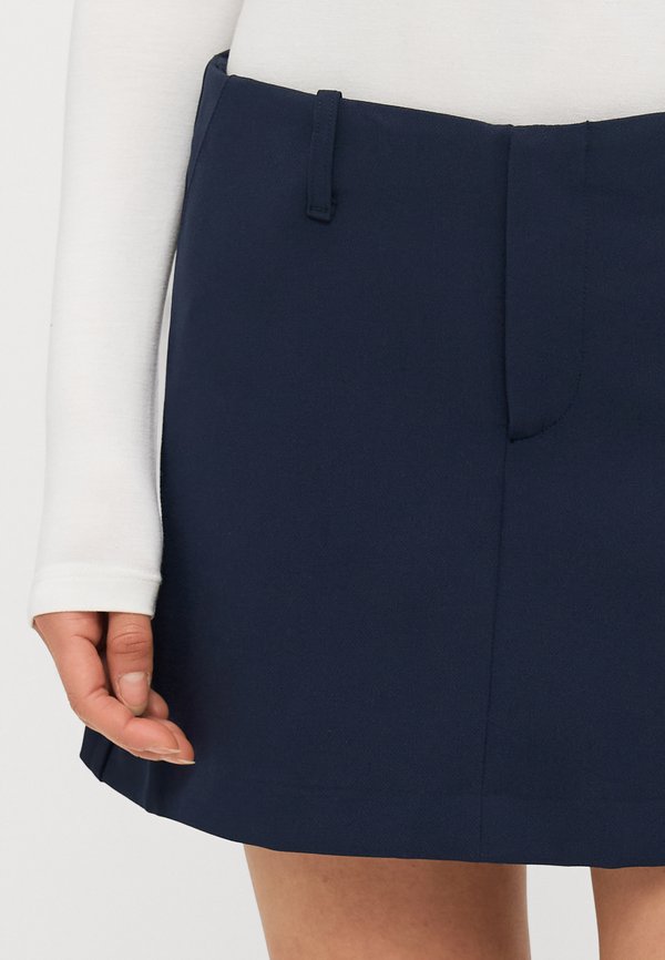 GAP Petite SKORT