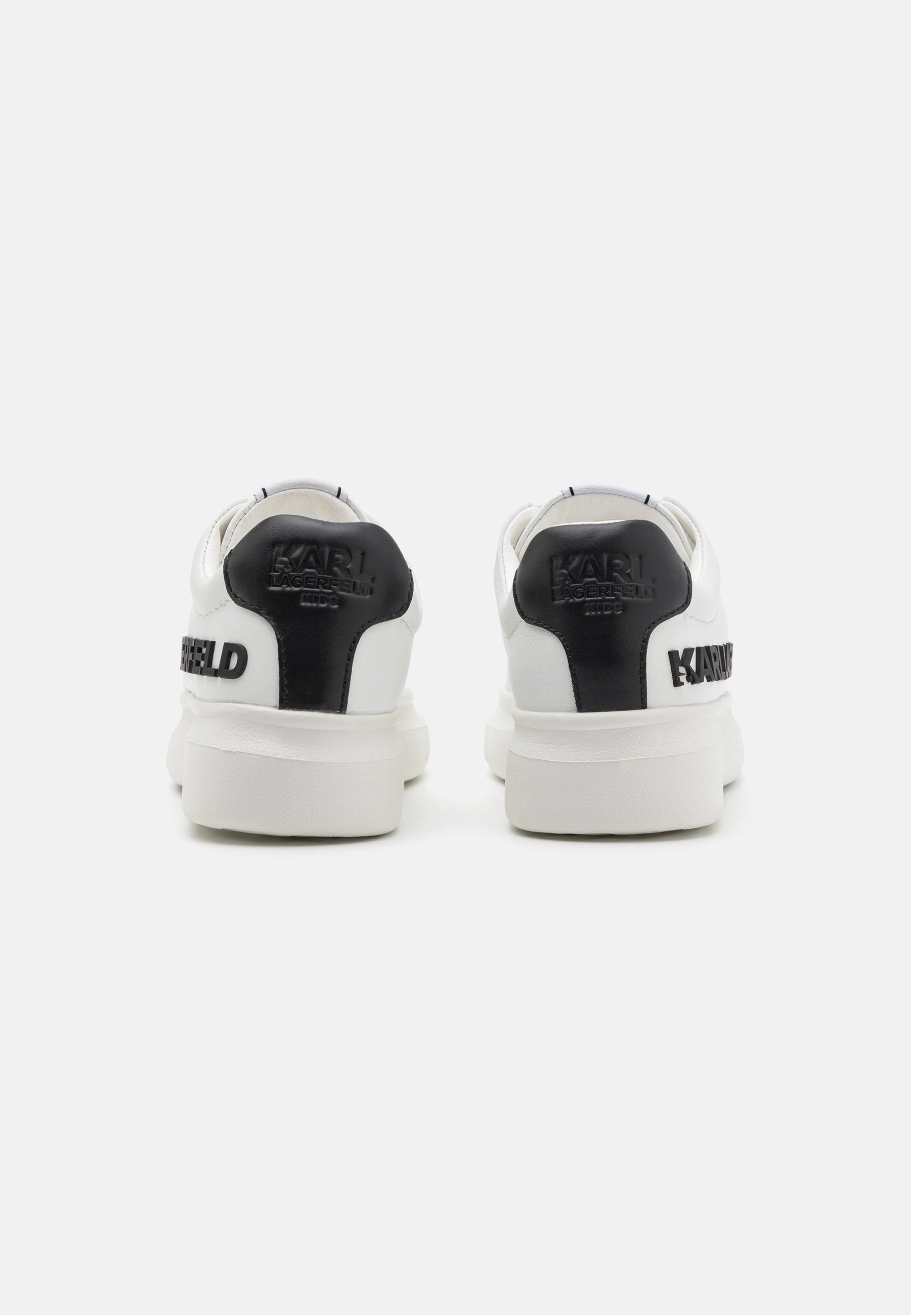 TRAINERS UNISEX Media 3