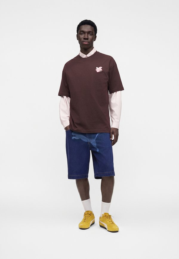 Puma GRAPHICS OVERSIZED FLORAL TEE UNISEX - Print T-shirt - chocolate fondue