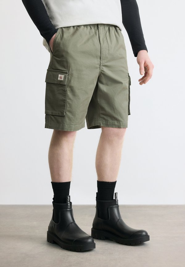 Calvin Klein Jeans Shorts - dusty olive