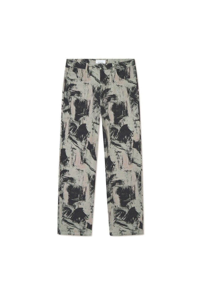 Hose mit einem Pinselstrichmuster in Schwarz und sanftem Rosa auf einem hellgrünen Hintergrund. Hergestellt aus einem glatten, leichten Stoff.