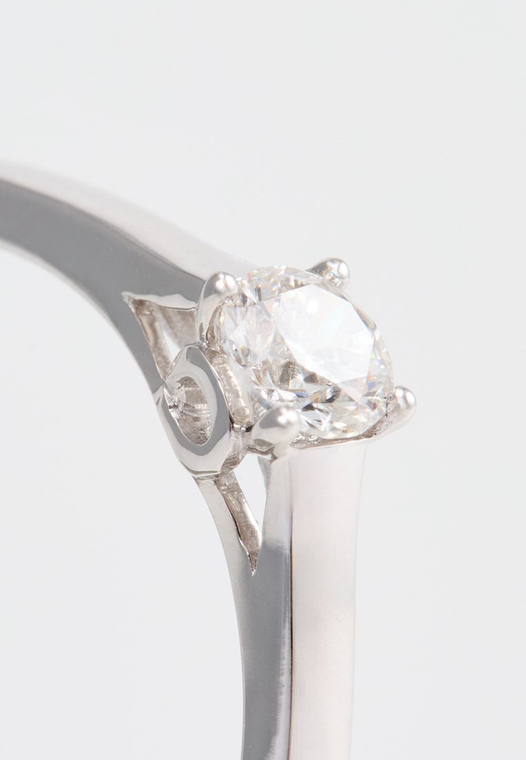 Revoni 0.25 CT DIAMOND