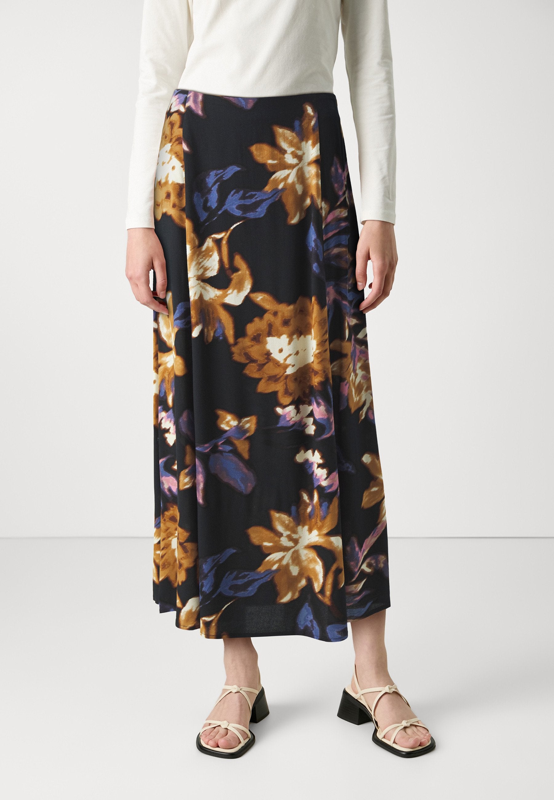 VILA VIJENNIE LIA MIDI SKIRT