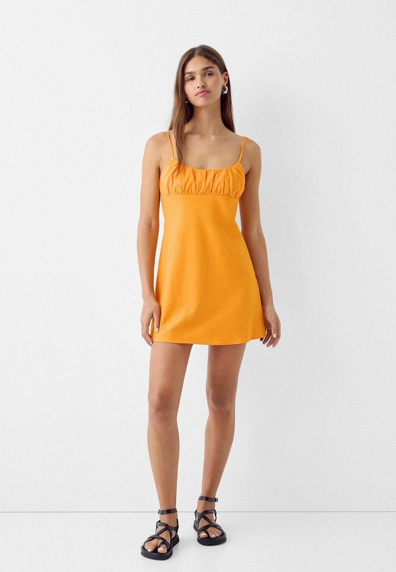 Bershka Freizeitkleid Media 1