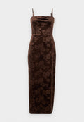 Braunes, geblümtes Midikleid mit Spaghettiträgern, strukturiertem samtigem Stoff, figurbetonter Silhouette und einem Seitenschlitz für mehr Bewegungsfreiheit.