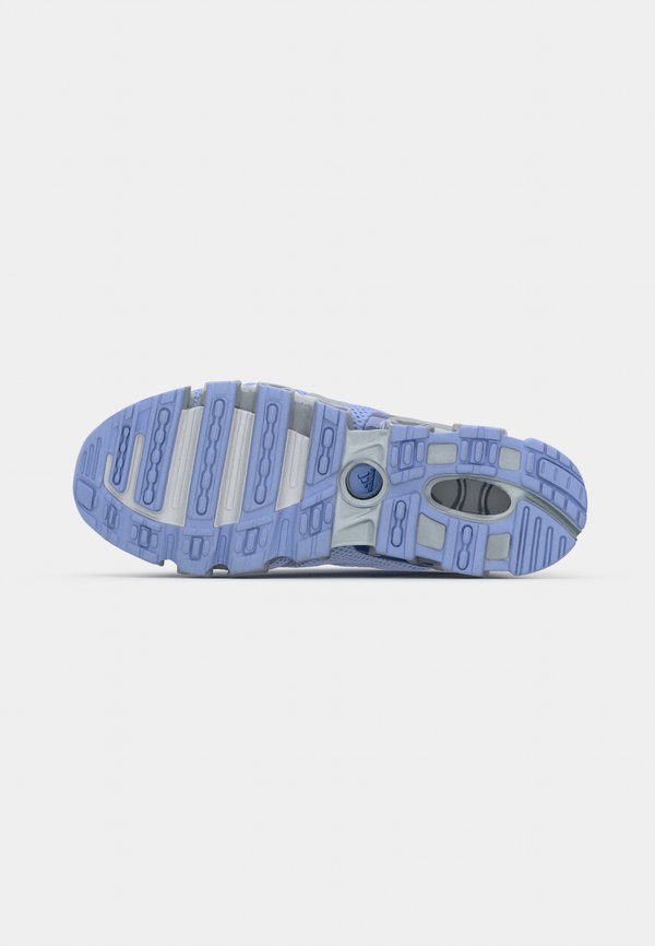 adidas Originals MEGA GHOSTRIDE W