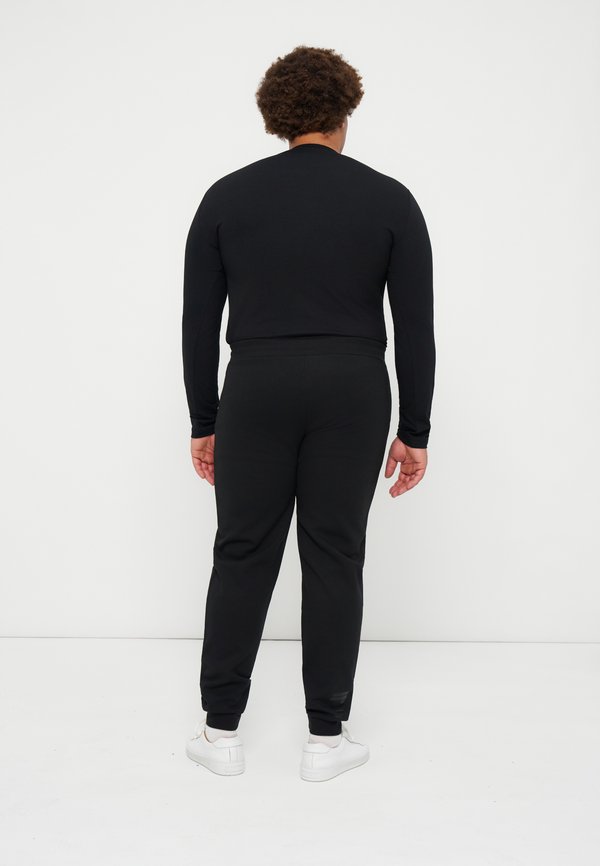EA7 Emporio Armani
