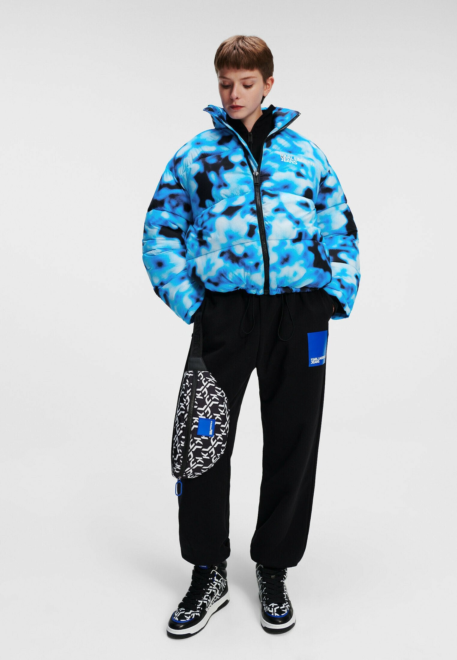 BLURRED ALL-OVER PRINT PUFFER Media 2