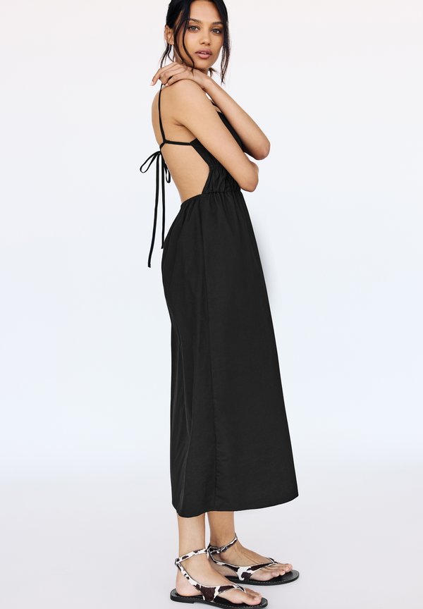 PULL&BEAR GATHERED - MIDI