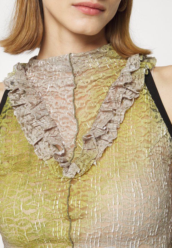 Clear To Rain SLEEVELESS STRETCHED