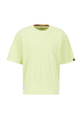 Hellgrünes Baumwoll-T-Shirt, oversized Passform, Rundhalsausschnitt, kurze Ärmel. Besitzt ein kleines Markenlabel am Saum für zusätzliche Details.