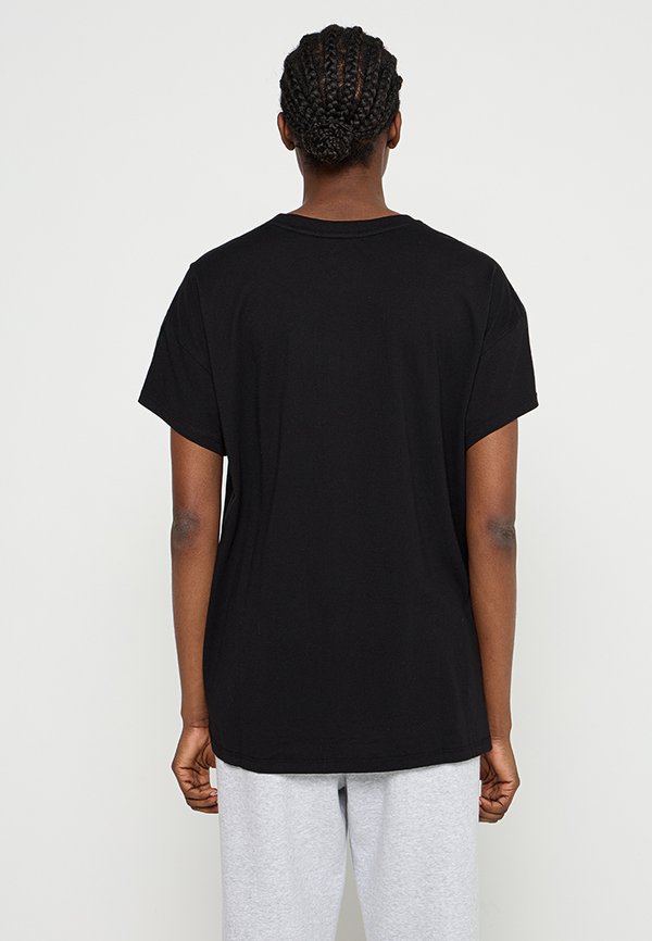 DKNY Sport