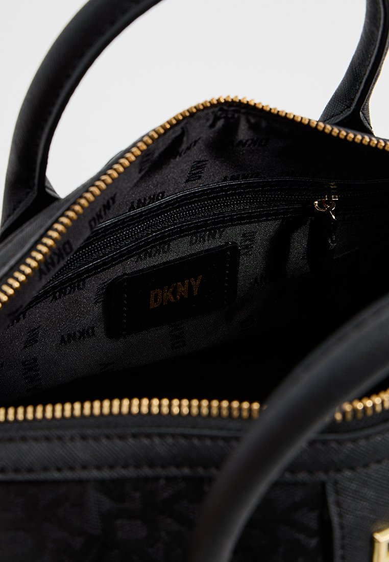 DKNY CAROL