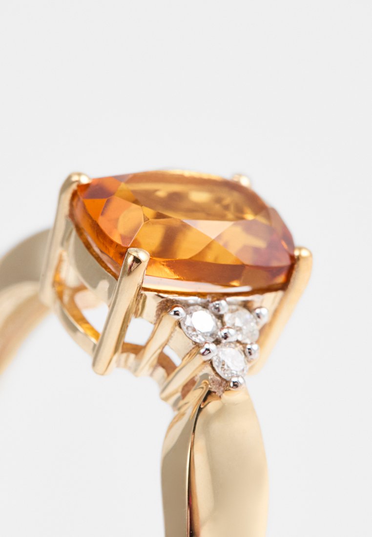 Revoni 0.08 CT DIAMOND