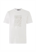 Weißes T-Shirt mit kurzen Ärmeln und Rundhalsausschnitt, mit einem geometrischen Muster und dem "MEXX"-Logo in Hellgrau auf der vorderen Mitte.