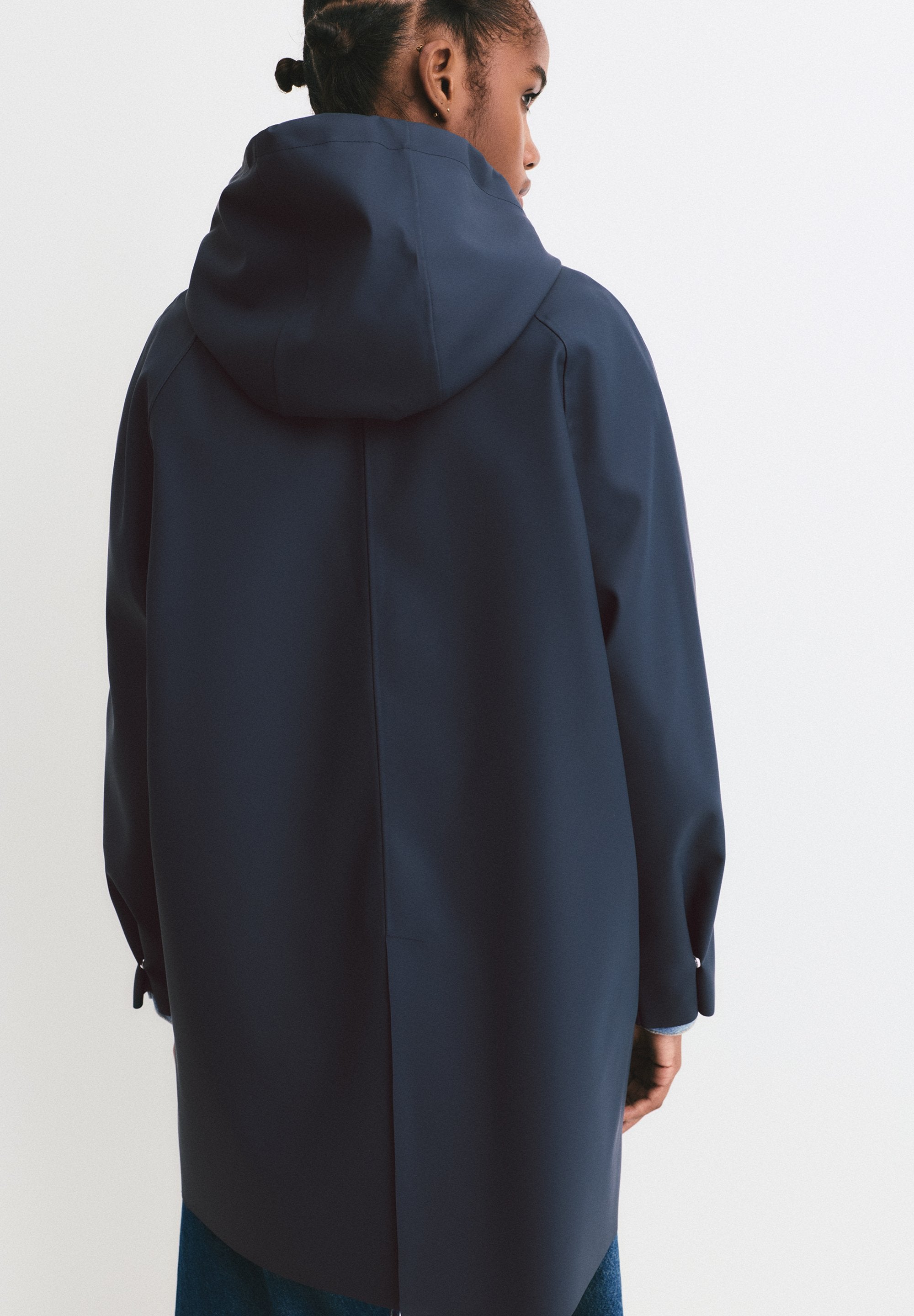 PULL&BEAR LONG RUBBERISED - RAINCOAT