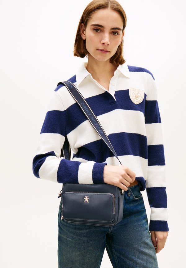Tommy Hilfiger CROSSBODY CAMERA BAG - Cross body bag - space blue