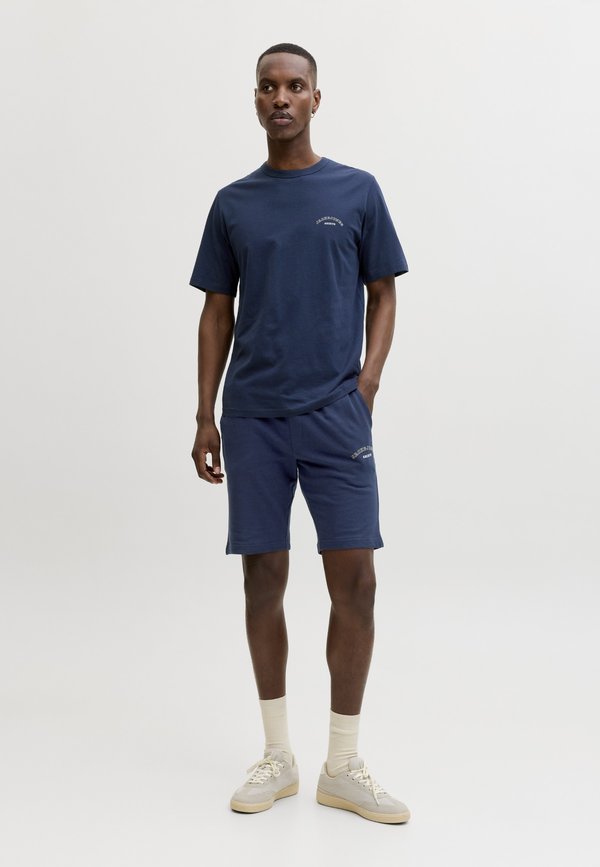 Jack & Jones JJCOLLEGE LOGO TEE SET - Shorts - navy blazer