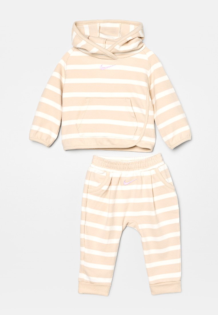 Nike Sportswear SET