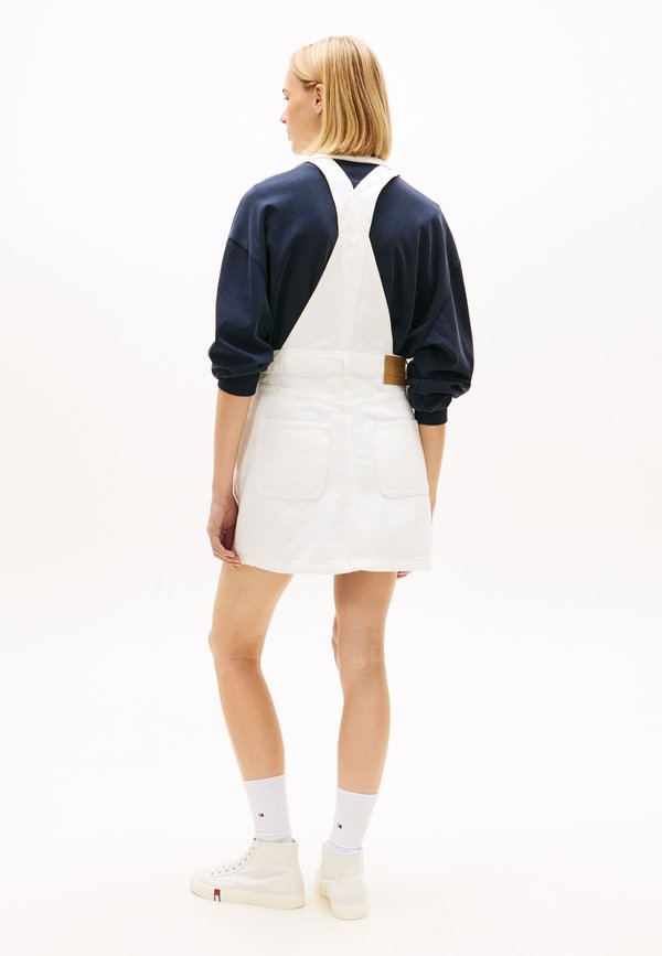 Tommy Jeans LOGO POCKET MINI DENIM DUNGAREE DRESS