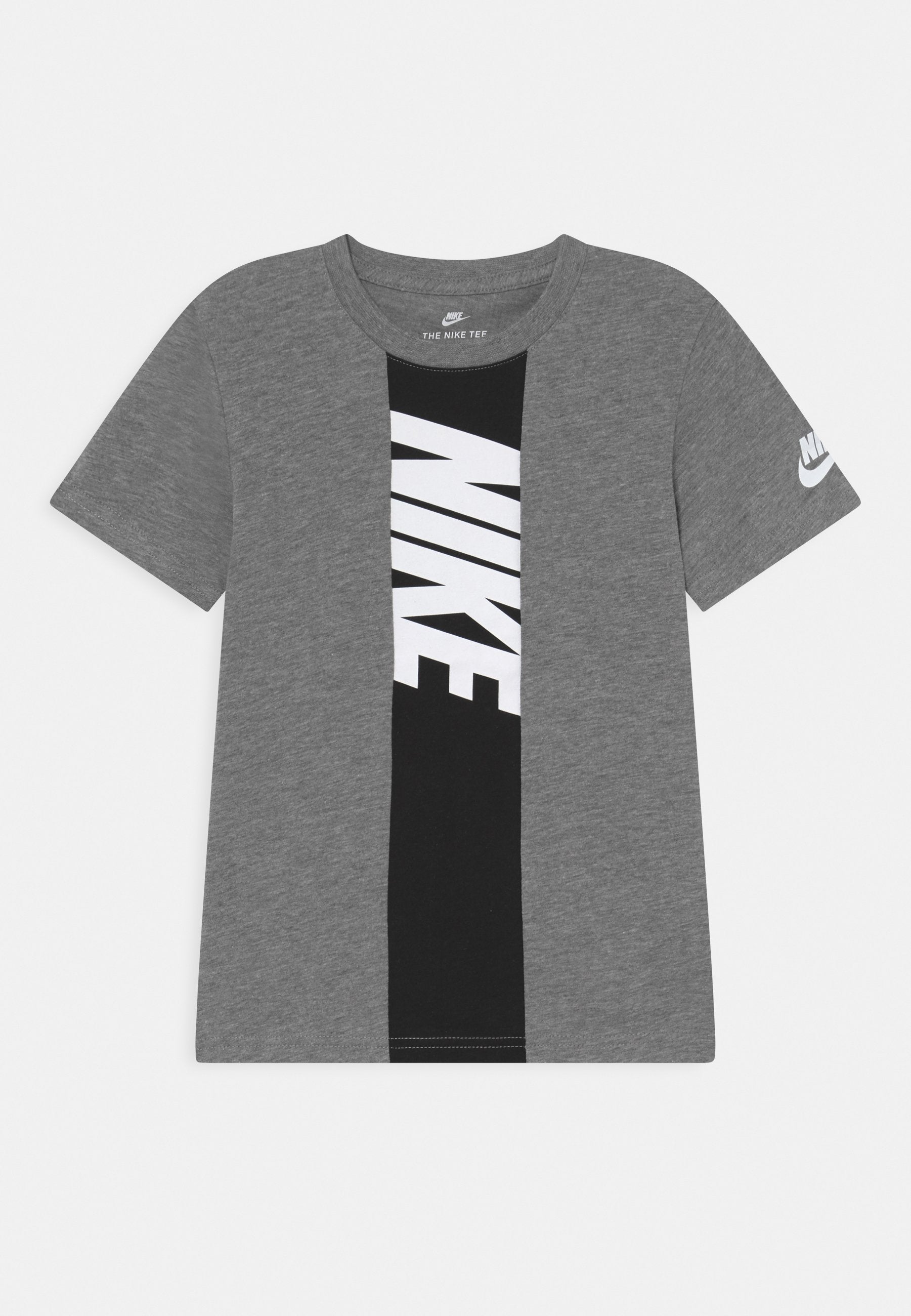 Nike Sportswear AMPLIFY