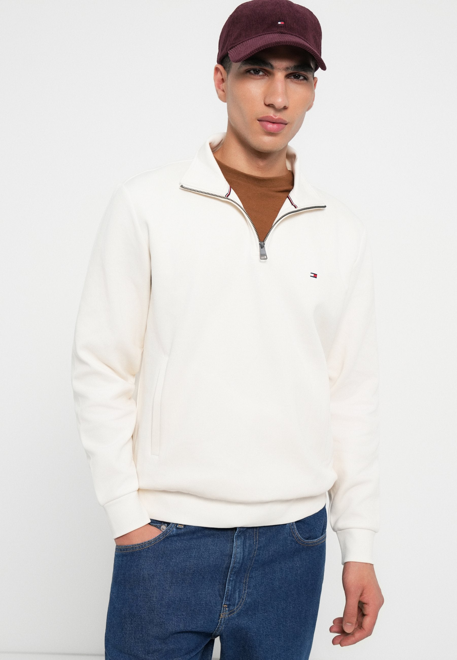 PERFORMANCE QUARTER-ZIP INTECHNO KNIT JUMPER Media 5