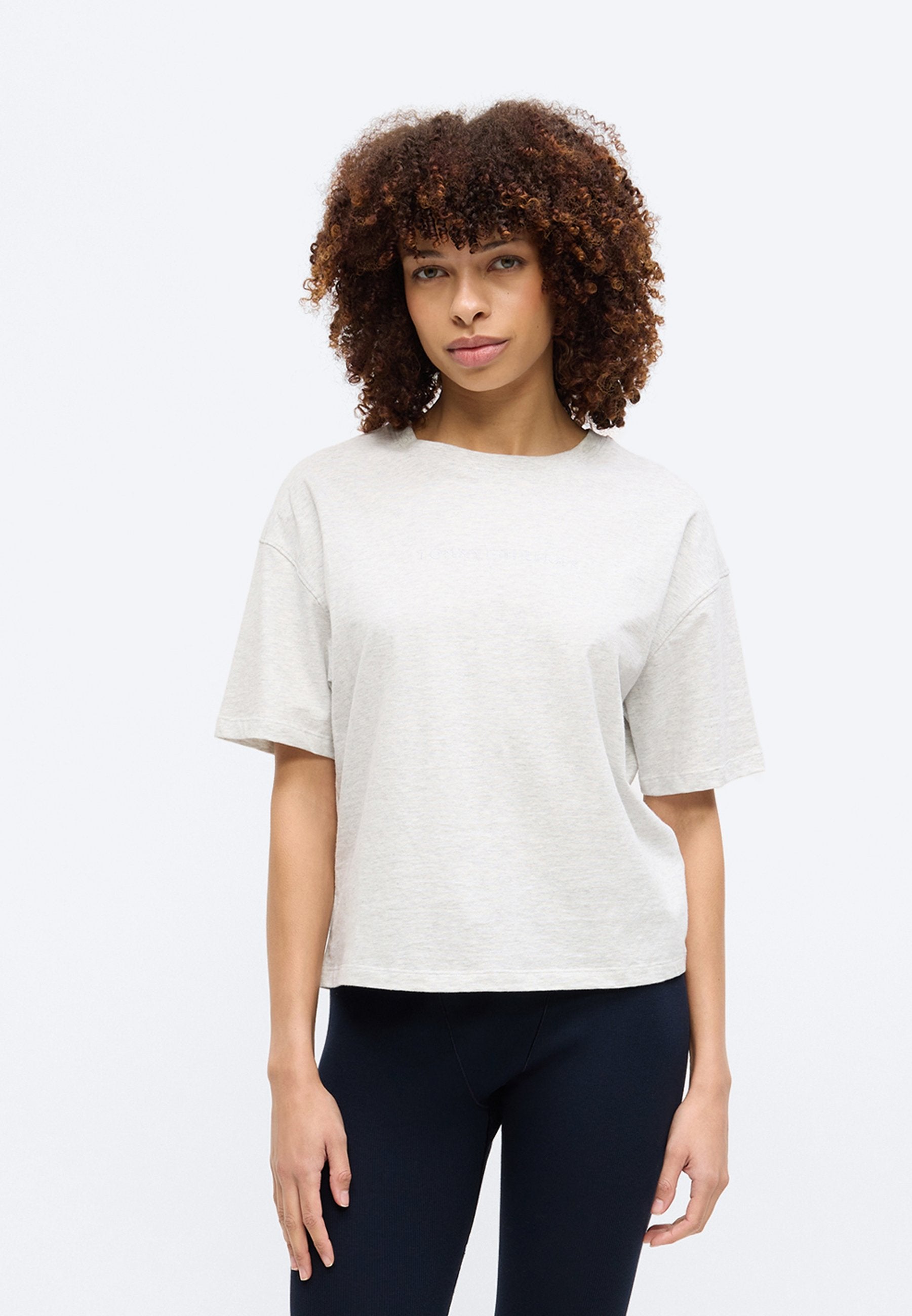 ESSENTIAL LOGO LOUNGE T-SHIRT Media 4