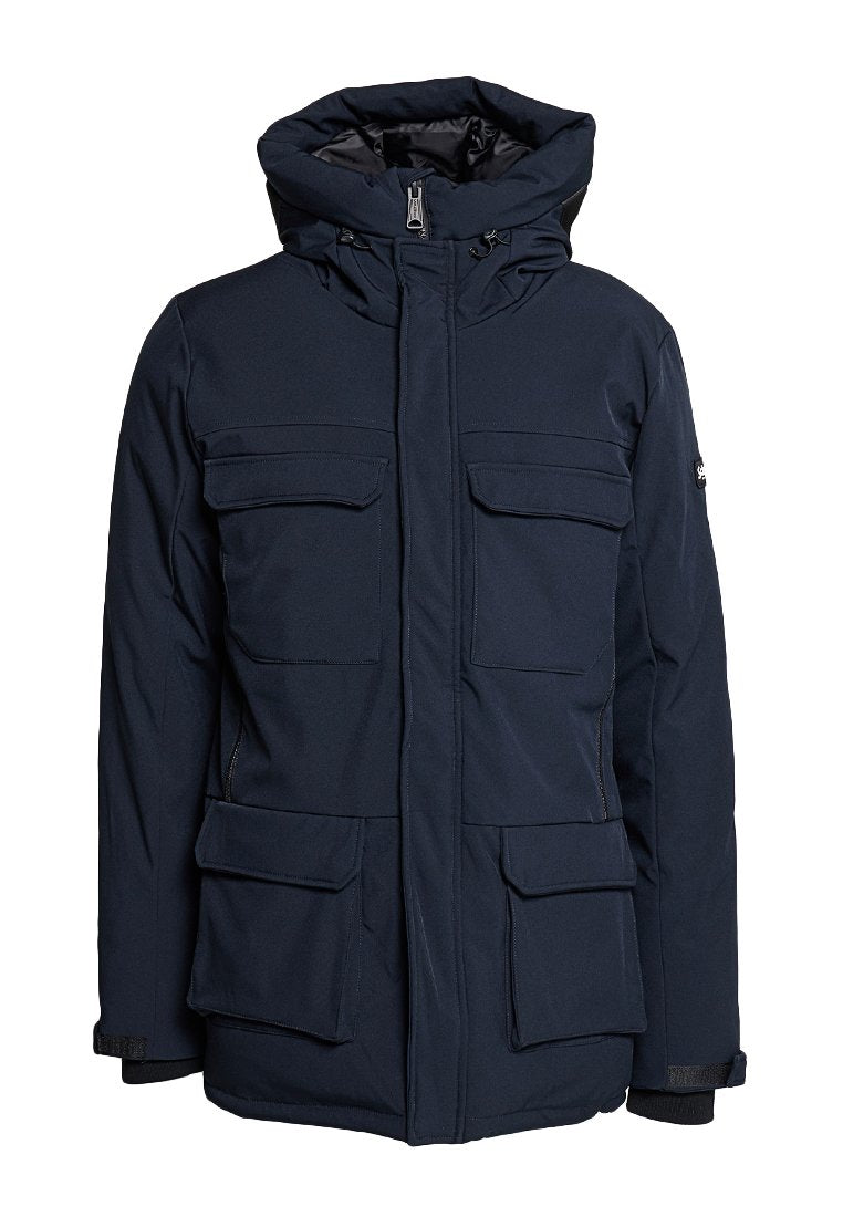 Marineblaue, isolierte Jacke mit Kapuze. Verfügt über vier Fronttaschen, einen Reißverschluss und eine strukturierte Stoffoberfläche für Wärme und Komfort.