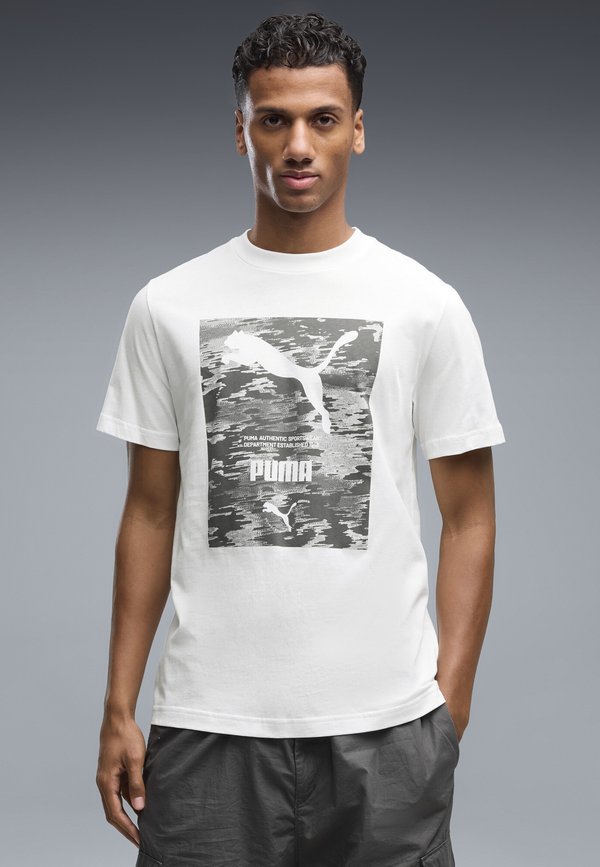 Puma PUMA SPORT CAMO GRAPHIC T-SHIRT - Print T-shirt - white