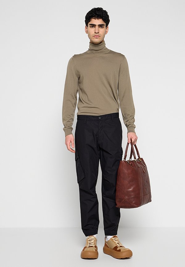 Armani Exchange REGULAR FIT