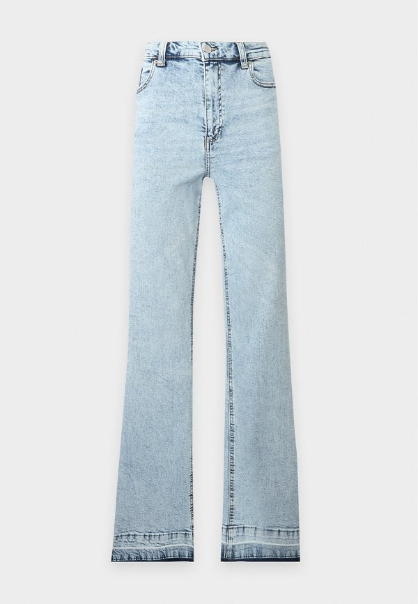 Vero Moda Curve VMCMARI SELINA - Flared Jeans - light blue denim