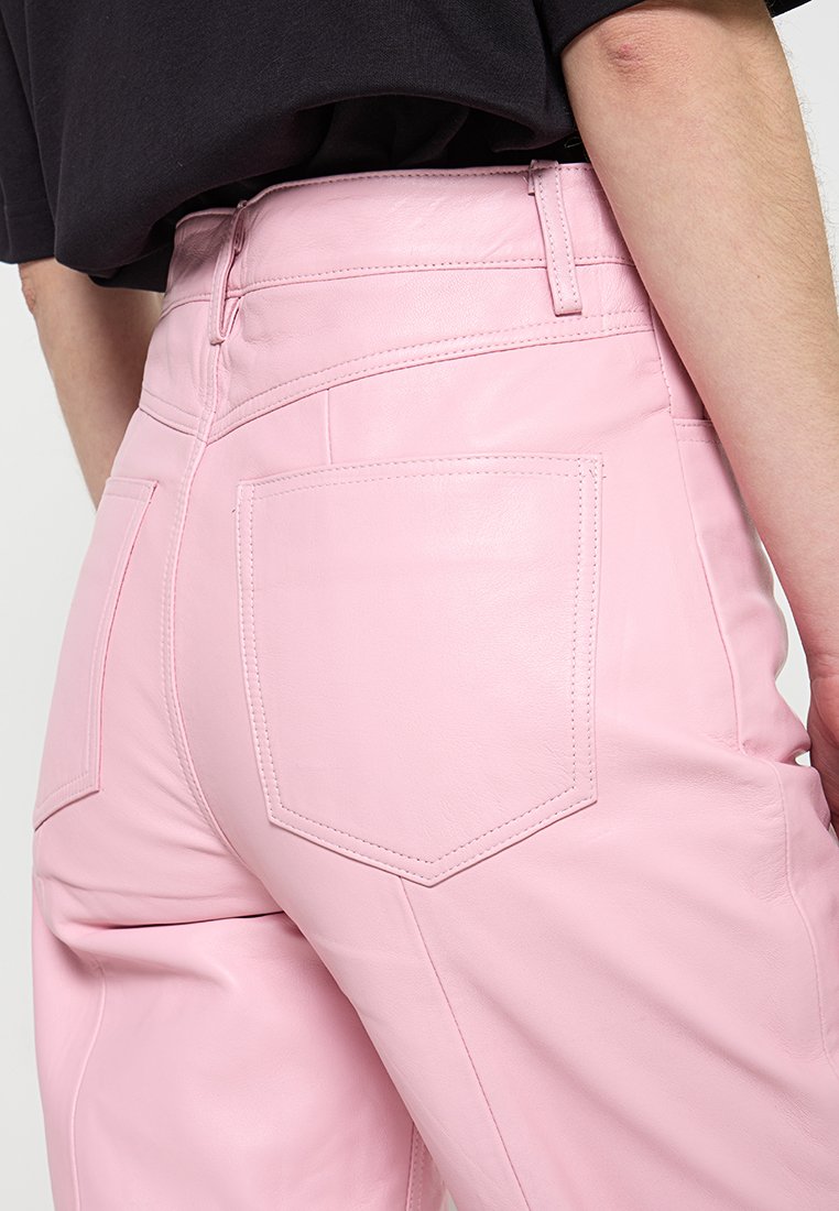 REMAIN REGULAR FIT