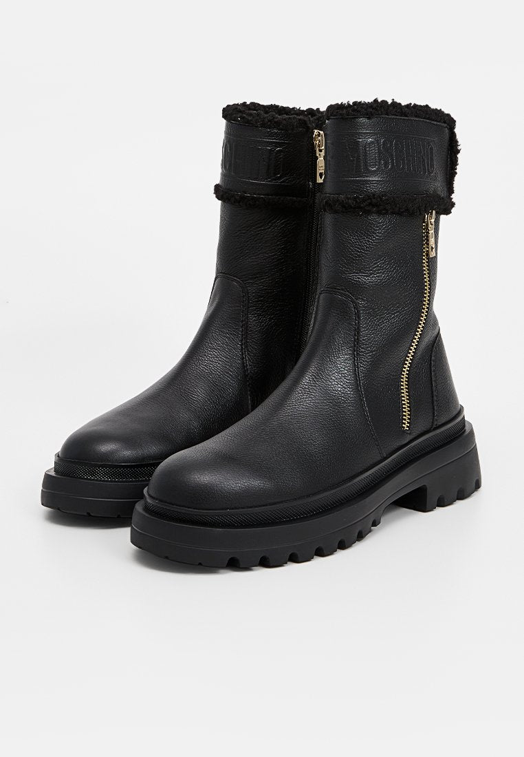 Love Moschino