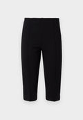 Schwarze, taillierte Hosen aus dehnbarem Stoff, mit Nahtdetails an der Vorderseite und einer figurbetonten Schnittführung, die eine glatte Silhouette bietet.