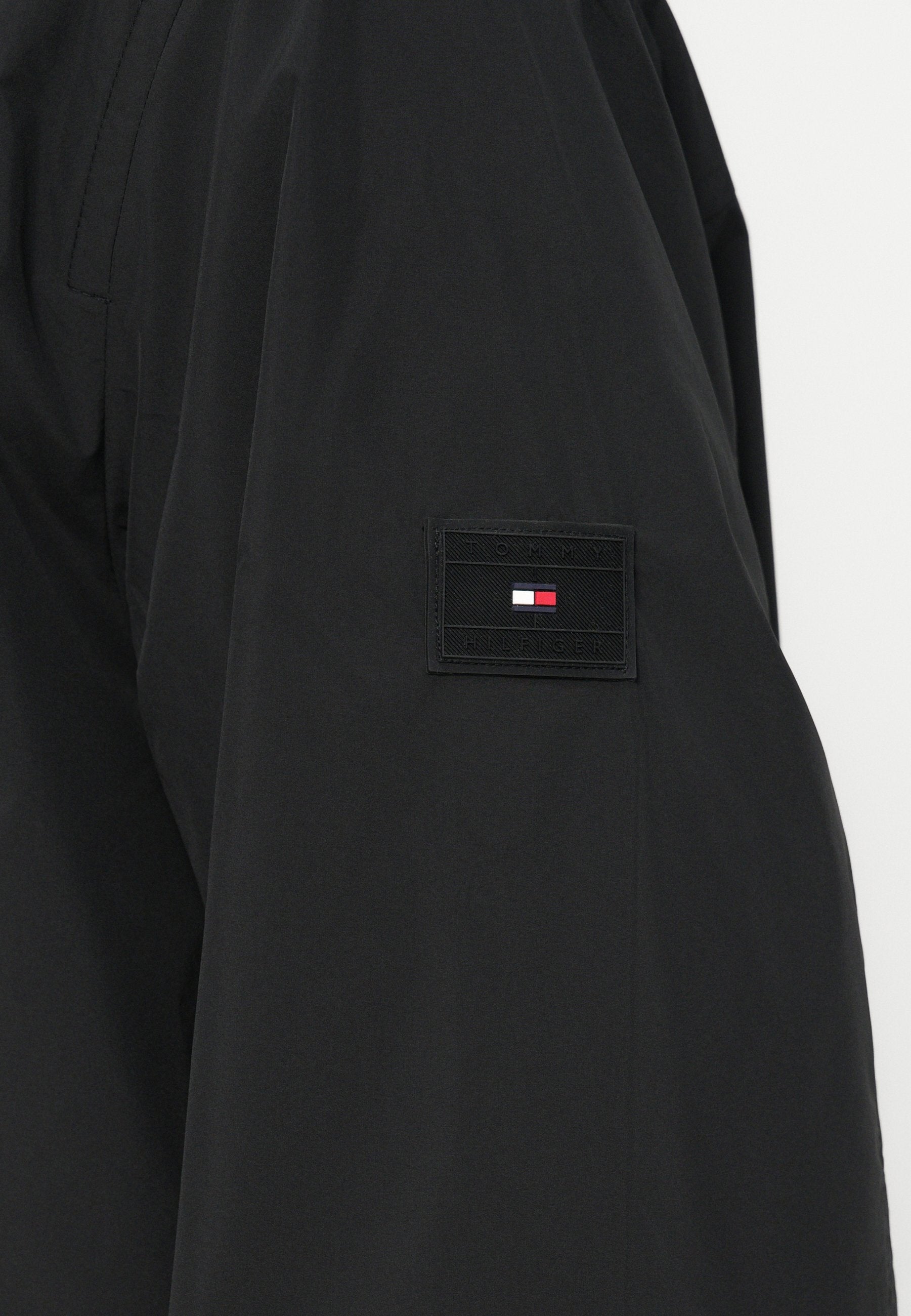 LIGHTWEIGHT PACKABLE HOODED JACKET Media 6