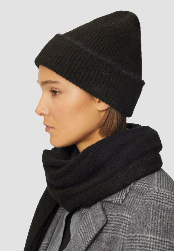 s.Oliver MIT FRANSEN - Beanie - schwarz