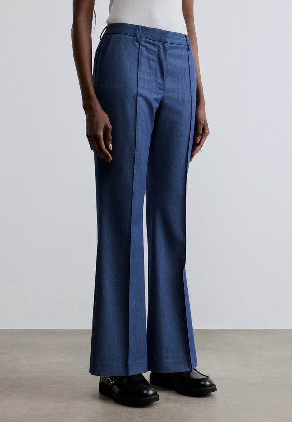 DKNY