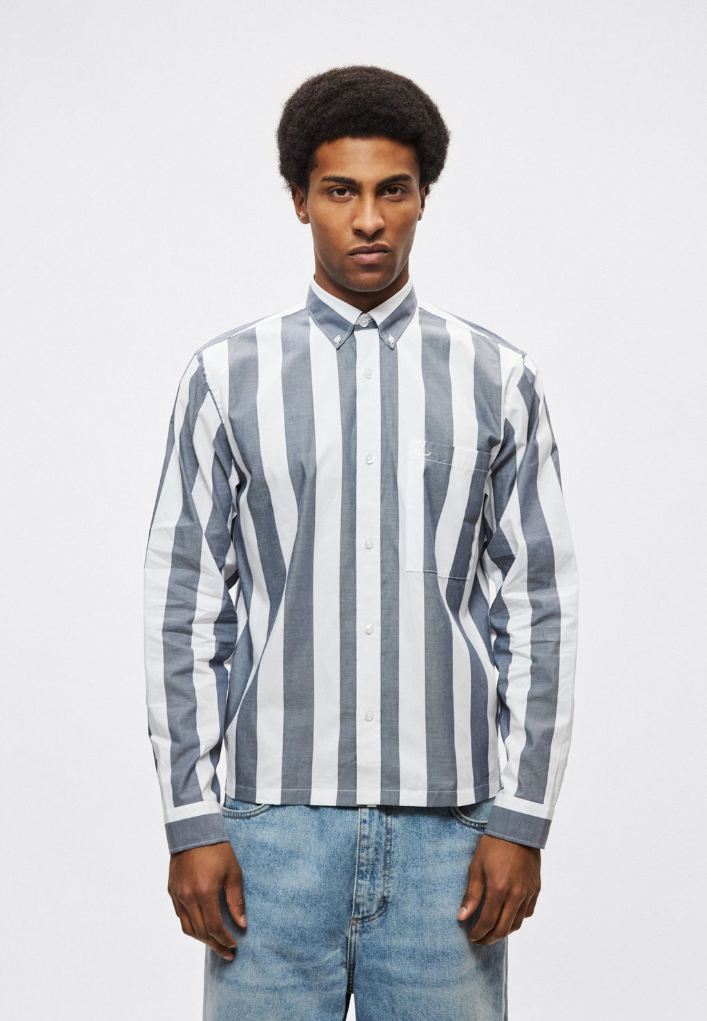 STRIPED CROPPED SHIRT Media 4