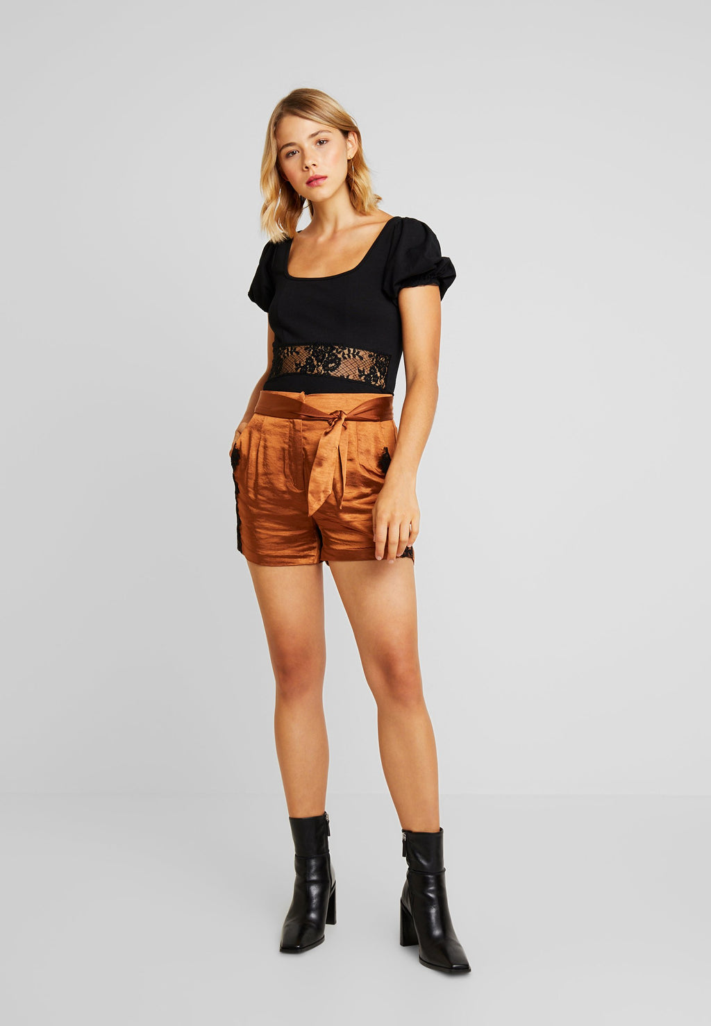 Lost Ink BODY WITH PANEL AND PUFF SLEEVES