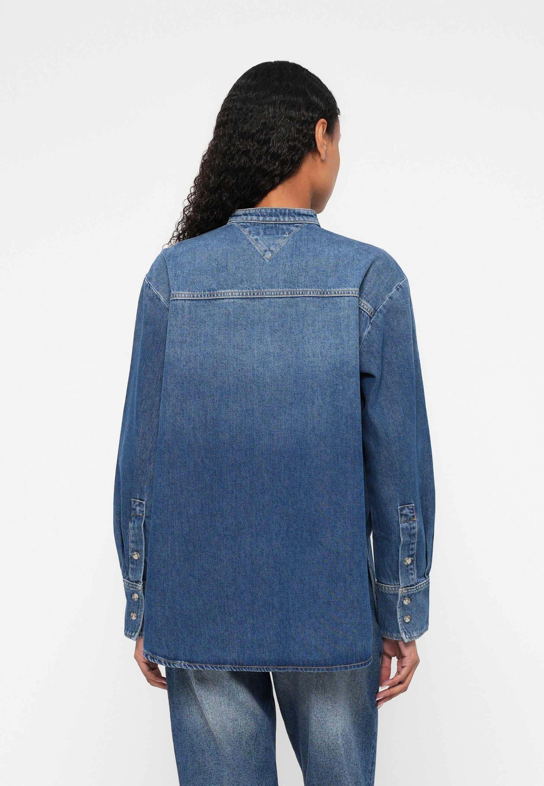 STAND COLLAR SHIRT Media 4