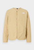 Helles Beige, Reißverschlussjacke mit Rundhalsausschnitt, ausgestattet mit einer Brusttasche und einem Logodetail auf der linken Seite. Hergestellt aus glattem, leichtem Stoff.